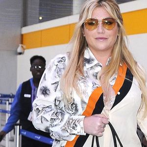 Kesha arrive à l'aéroport de LAX à Los Angeles pour prendre l’avion, le 22 novembre 2016