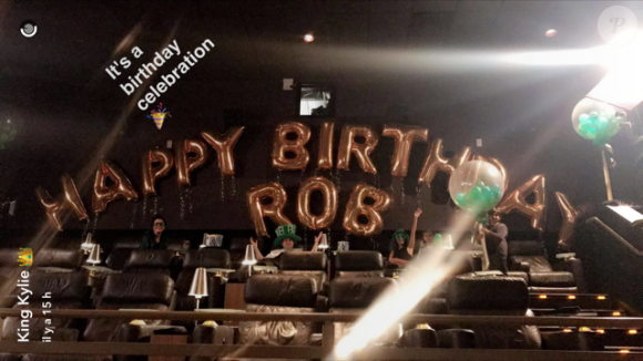 La famille Kardashian célébrant les 30 ans de Rob le 17 mars 2017