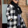 Natalie Portman enceinte à la sortie d'un immeuble à New York, le 1er décembre 2016