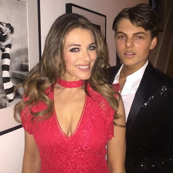 Elizabeth Hurley et son fils Damian. Mars 2017.