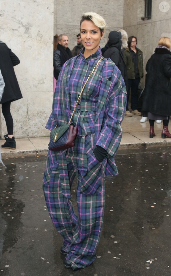 La chanteuse Shy'm arrivant au défilé de mode "Véronique Leroy", collection prêt-à-porter Automne-Hiver 2017-2018 au palais de Tokyo à Paris, le 4 Mars 2017.© CVS/Veeren/Bestimage