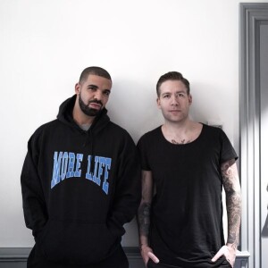 Drake et le tatoueur suédois Niki Norberg. Mars 2017.