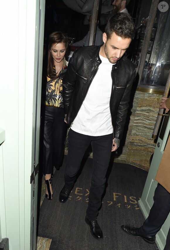 Cheryl Cole à la sortie du restaurant Sexy Fish avec son petit-ami Liam Payne à Londres, le 12 avril 2016.