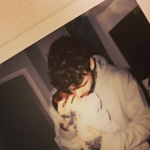 Cheryl Cole et Liam Payne annonce la naissance de leur fils sur Instagram, le 25 mars 2017.