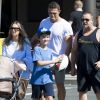 Russell Crowe vu avec Sam Burgess et sa femme Phoebe Burgess avec leur bébé Poppy Alice à Wooloomoolloo, Sydney, Australie, le 26 mars 2017. Tennyson, le plus jeune fils de l'acteur, était également là