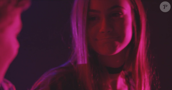 Capture d'écran du clip de Monogem, Wild, dans lequel apparaît Coco Arquette, la fille de Courteney Cox et David Arquette