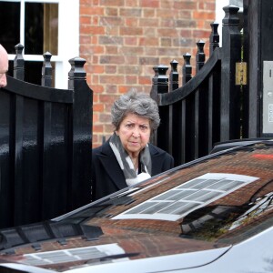 Peut-être la tante de George Michael - Préparatifs à la maison de George Michael le jour de ses obsèques le 29 mars 2017 à Londres.