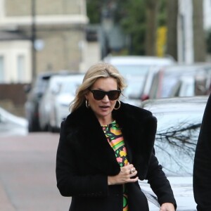 Kate Moss arrive à la maison de George Michael après la cérémonie de ses obsèques à Londres le 29 mars 2017.
