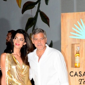 Mike Meldman et sa femme, George Clooney et sa femme Amal Alamuddin Clooney, Cindy Crawford et son mari Rande Gerber - Soirée de lancement de la marque de téquila "Casamigos" à l'hôtel Ushuaïa Ibiza Beach à Ibiza, le 23 août 2015.