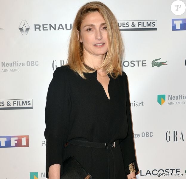 Julie Gayet à la 24ème cérémonie des "Trophées du Film Français" au Palais Brongniart à Paris, le 02 février 2017. © Ramsamy Veeren/Bestimage