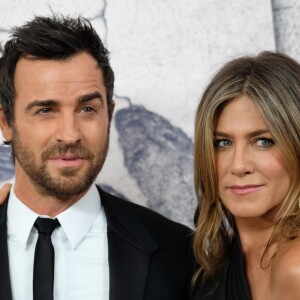 Justin Theroux et sa femme Jennifer Aniston à la première de la saison 3 de ''The Leftovers au Avalon Hollywood à Hollywood, le 4 avril 2017