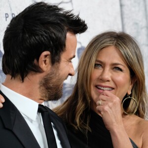 Justin Theroux et sa femme Jennifer Aniston à la première de la saison 3 de ''The Leftovers au Avalon Hollywood à Hollywood, le 4 avril 2017