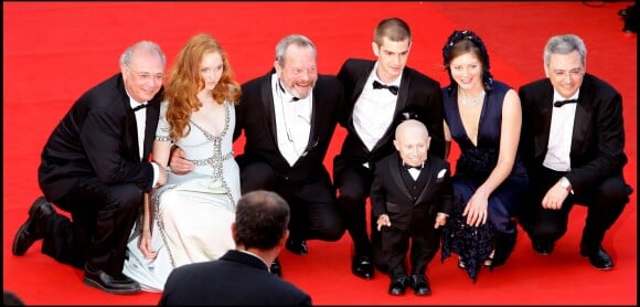 Verne Troyer avec le cast de l'Imaginarium du Docteur Parnassus à Cannes en mai 2009.