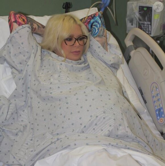 Photo de Jenna Jameson à l'hôpital, quelques heures avant son accouchement. Avril 2017.