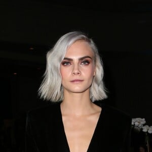 Cara Delevingne au gala "Unite4:Humanity" de la fondation "unite4:good" à l'hôtel Beverly Wilshire. Beverly Hills, le 7 avril 2017.