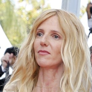 Sandrine Kiberlain - Montée des marches du film "La fille inconnue" lors du 69e Festival International du Film de Cannes. Le 18 mai 2016. © Borde-Jacovides-Moreau/Bestimage