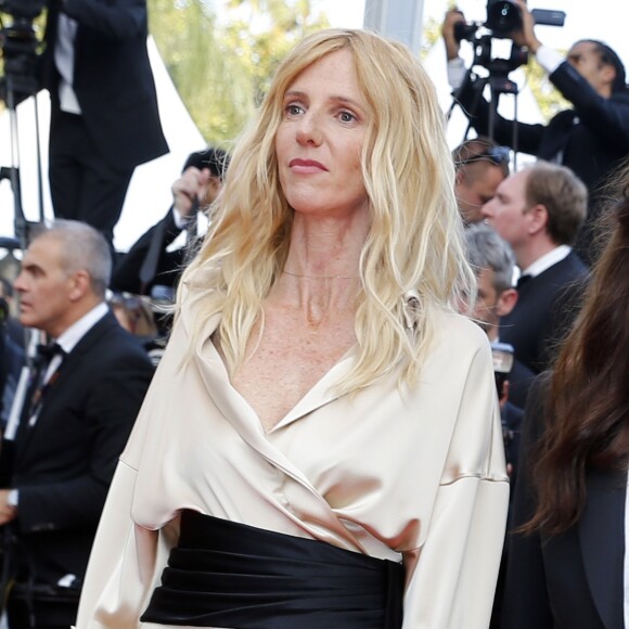 Sandrine Kiberlain - Montée des marches du film "La fille inconnue" lors du 69e Festival International du Film de Cannes. Le 18 mai 2016. © Borde-Jacovides-Moreau/Bestimage