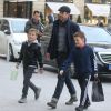 Exclusif - L'acteur Patrick Dempsey arrive à l'hôtel Ritz avec deux de ses enfants, les jumeaux Darby et Sullivan à Paris. Le 21 février 2017.