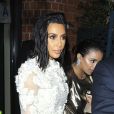 Kim Kardashian est allée diner au restaurant Mr. Chow à Beverly Hills. Kim a assisté au Fashion LA Awards avant de diner. Le 2 avril 2017