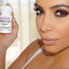 Kim Kardashian faisant la promotion du médicament Diclegis en août 2015. A cette époque, la star de télé-réalité avait provoqué la polémique pour avoir fait la promotion d'un produit risqué dont elle n'avait pas précisé les effets secondaires. 