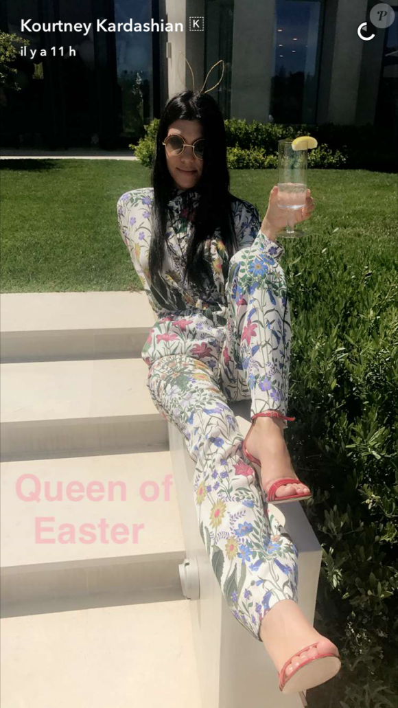 Kourtney Kardashian lors des fêtes de Pâques le 17 avril 2017