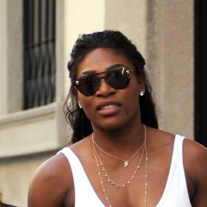 Serena Williams se promène à Milan en Italie le 22 septembre 2016.