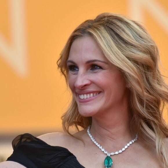 Julia Roberts - Montée des marches du film "Money Monster" lors du 69ème Festival International du Film de Cannes. Le 12 mai 2016. © Giancarlo Gorassini/Bestimage