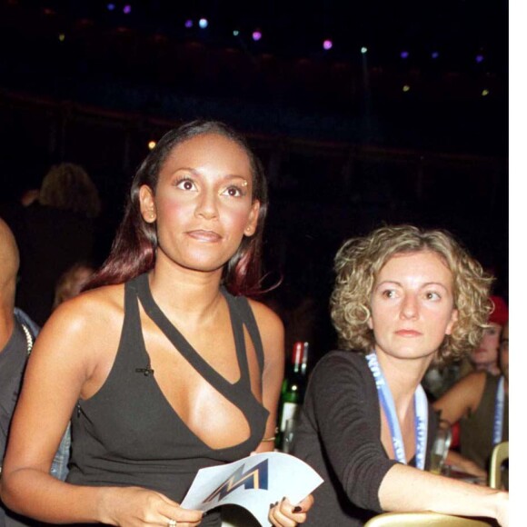 Mel B avec son mari Jimmy Gulzar aux Mobo Awards, à Londres, le 14 octobre 1998.