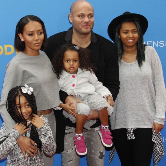 Melanie Brown (Mel B), son mari Stephen Belafonte et ses enfants Angel, Madison et Phoenix - Première du film "Paddington" au Chinese Theatre à Hollywood. Le 10 janvier 2015.