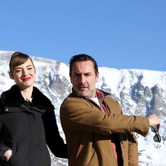 Louise Bourgoin et Gilles Lellouche au photocall pour le film "Sous le même Toit" lors du 20ème festival du film de comédie de l'Alpe d'Huez le 20 janvier 2017. © Dominique Jacovides / Bestimage