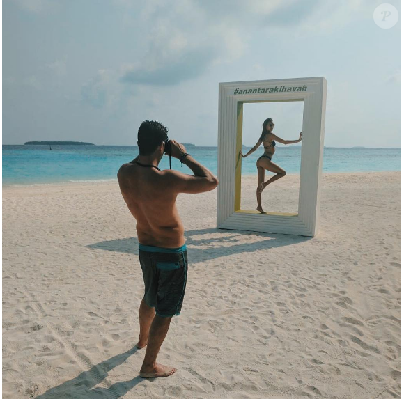 April Love Geary en vacances à la plage aux Maldives avec son chéri Robin Thicke - Photo publiée sur Instagram au mois d'avril 2017.