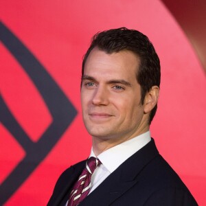 Henry Cavill à la première européenne de "Batman vs. Superman" au cinéma Odeon à Londres le 22 mars 2016.