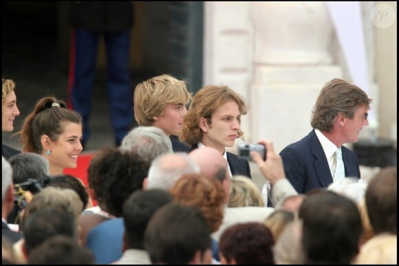 Charlotte Casiraghi, le prince Christian de Hanovre, Andrea Casiraghi et le prince Ernst August de Hanovre lors de l'avènement du prince Albert II de Monaco en juillet 2005.