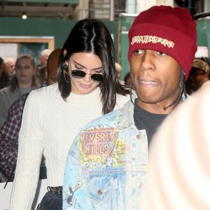 Kendall Jenner et ASAP Rocky font du shopping ensemble dans les rues de New York, le 30 avril 2017