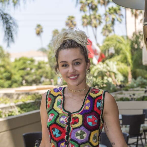 Miley Cyrus en conférence de presse pour la série tv "Crisis in Six Scenes" à l'hôtel Four Seasons de Beverly Hills, le 7 septembre 2016.