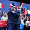 Emmanuel Macron et François Bayrou - Emmanuel Macron, candidat à l'élection présidentielle pour son mouvement "En Marche! en meeting au zénith de Pau, France, le 12 avril 2017. © Dominique Jacovides/Bestimage