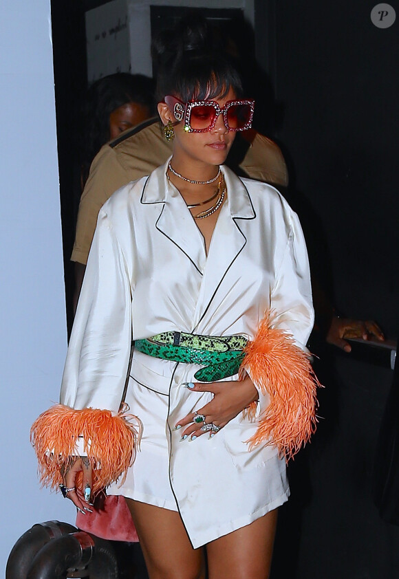 Rihanna quitte le 1 OAK à l'issue de son after-party du Met Gala 2017. New York, le 1er mai 2017 © Morgan Dessalles/Bestimage