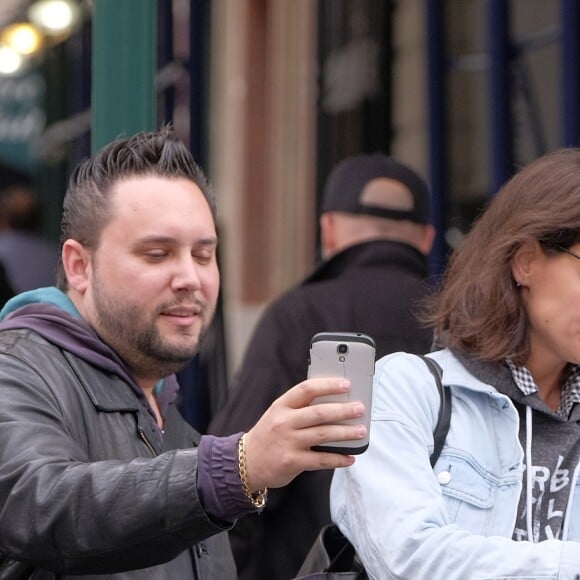 Katie Holmes se balade à New York, le 26 avril 2017.