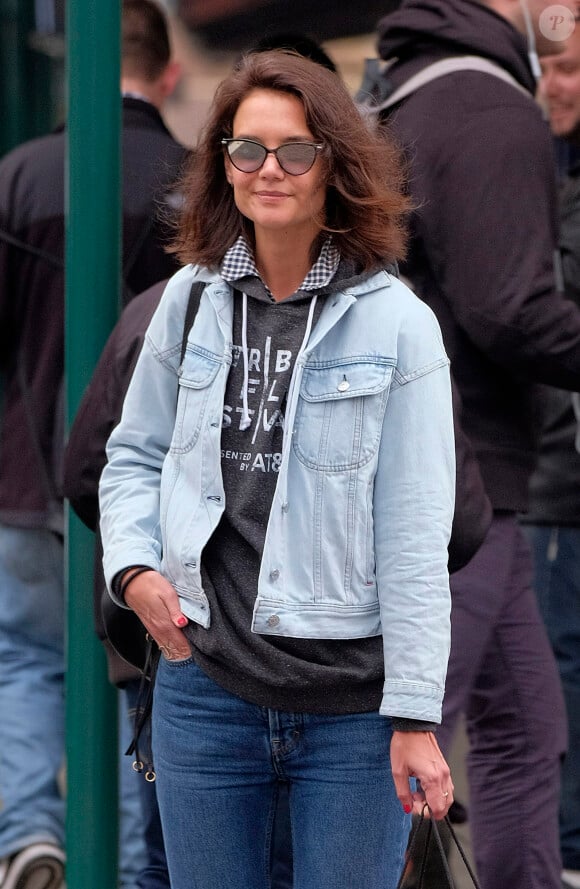Katie Holmes se balade à New York, le 26 avril 2017.
