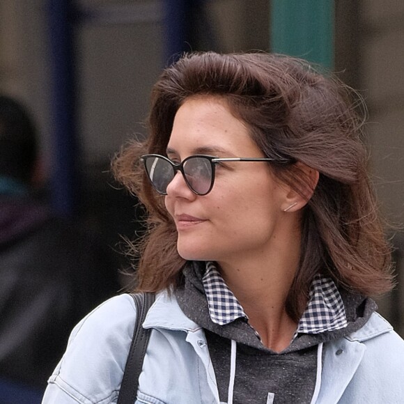 Katie Holmes se balade à New York, le 26 avril 2017.