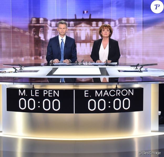 Débat de l'entre-deux-tours entre Marine Le Pen (candidate du parti ''Front National" et Emmanuel Macron (candidat du mouvement ''En marche !''). Saint-Denis, le 3 mai 2017. © Chamussy/Pool/Bestimage