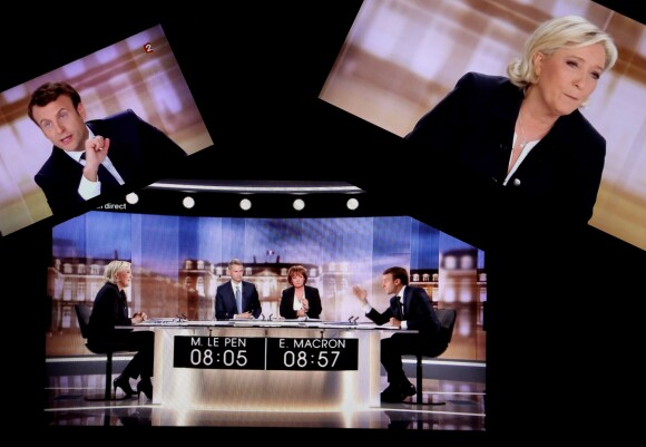 Débat du second tour entre Marine Le Pen (candidate du parti ''Front National" et Emmanuel Macron (candidat du mouvement ''En marche !''). Saint-Denis, le 3 mai 2017. © Chamussy/Pool/Bestimage