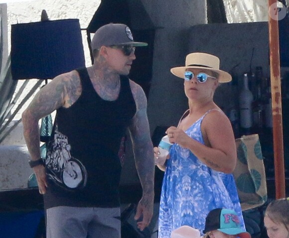 Pink et son mari Carey Hart à Los Cabos. Mars 2016.