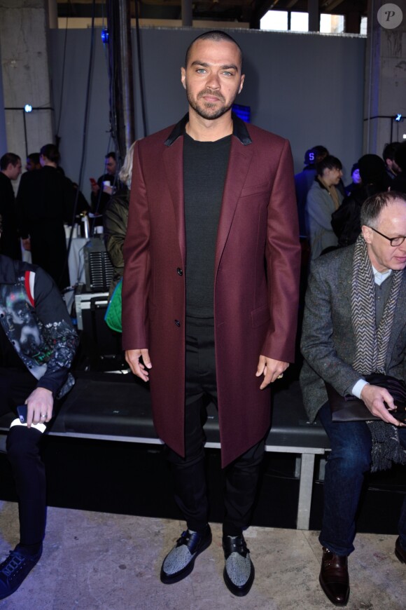 Jesse Williams à la présentation de la collection automne/hiver 2017-2018 de Lanvin lors de la Fashion Week de Paris le 22 janvier 2017.