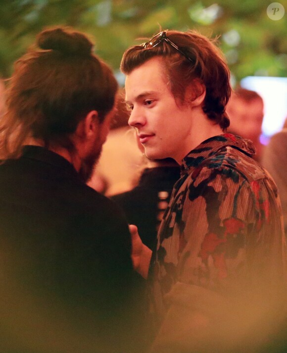 Harry Styles fête son 23ème anniversaire avec des amis au Cafe Habana Malibu à Malibu, le 1er février 2017.