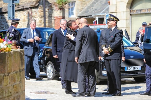 Le président élu Emmanuel Macron, Jean-Yves Le Drian, Richard Ferrand et Jean-Paul Delevoye - Obsèques de Corinne Erhel députée socialiste et conseillère régionale en l'église Saint-Jean-du-Baly à Lannion, le 10 mai 2017. Corinne Erhel est décédée le 5 mai lors d'un meeting du mouvement En Marche!.