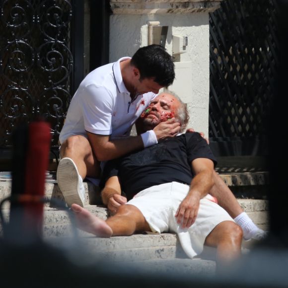 Edgar Ramirez (Gianni Versace) et Ricky Martin (compagnon de Gianni Versace, Antonio D'Amico) sur le tournage de la série ''Versace : American Crime Story'' à Miami, le 10 mai 2017.