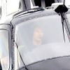 Tom Cruise pilote un hélicoptère sur le tournage de Mission Impossible 6 à Paris le 11 mai 2017.