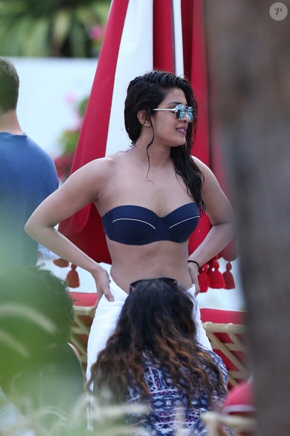 Priyanka Chopra sur la plage de Miami le 12 mai 2017.