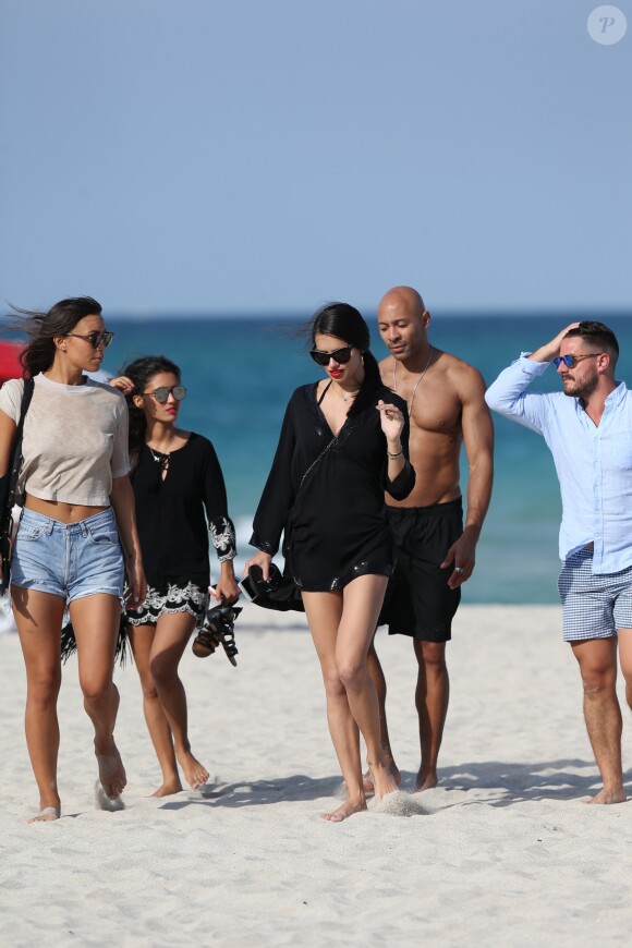 Ilfenesh Hadera et Adriana Lima - Les actrices de Baywatch se relaxent sur la plage de Miami avec le mannequin A. Lima à Miami le 12 mai 2017. © CPA/Bestimage 12/05/2017 - Miami